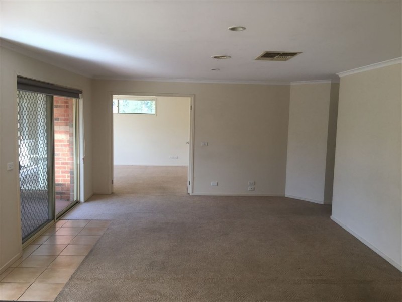 12 Duffy Court, Berwick VIC 3806