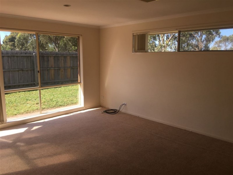 12 Duffy Court, Berwick VIC 3806