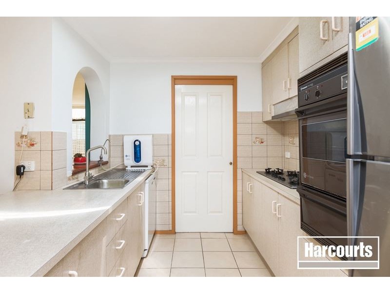 34 Collins Crescent, Berwick VIC 3806