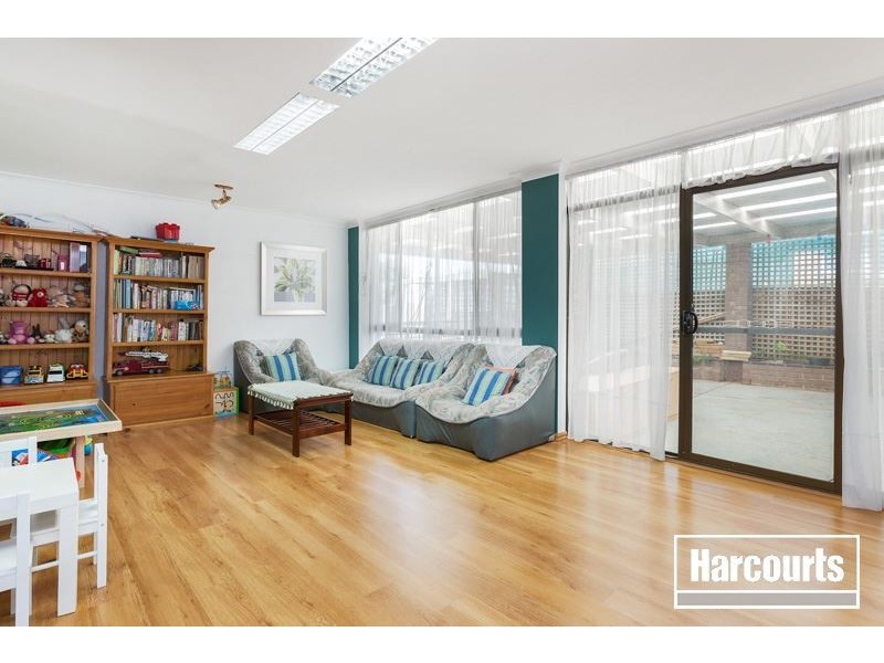 34 Collins Crescent, Berwick VIC 3806