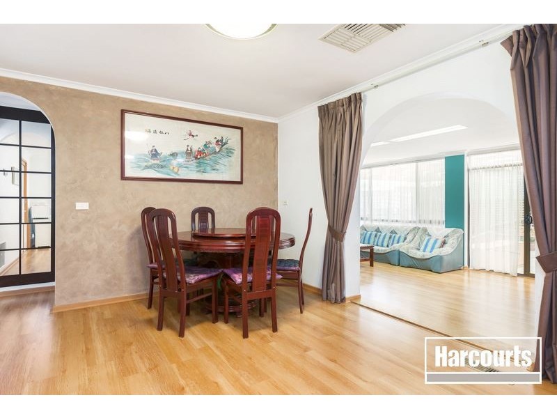 34 Collins Crescent, Berwick VIC 3806