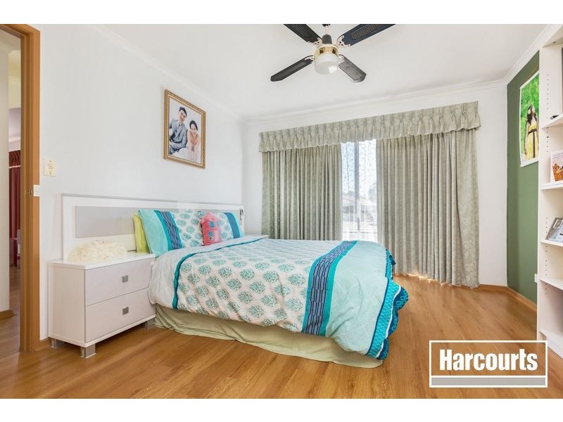 34 Collins Crescent, Berwick VIC 3806