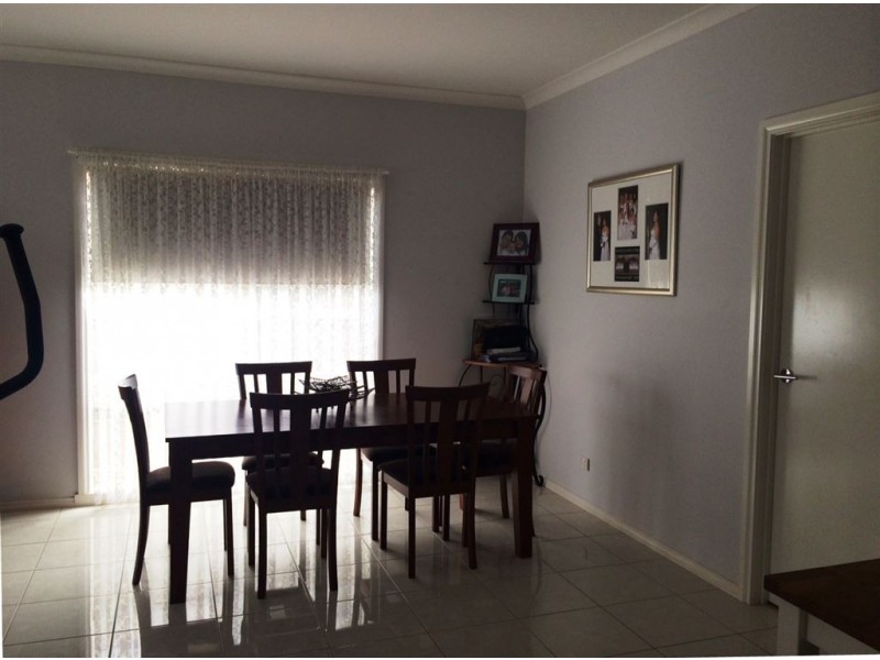 4 Lagoon Row, Officer VIC 3809