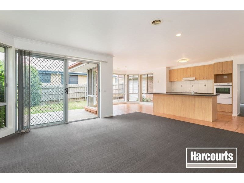 5 Cunneen Crescent, Berwick VIC 3806