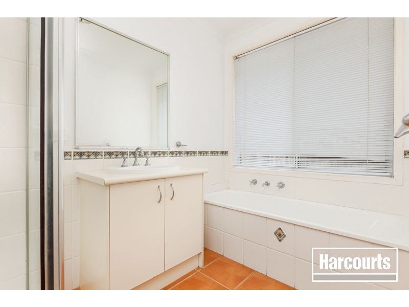 5 Cunneen Crescent, Berwick VIC 3806