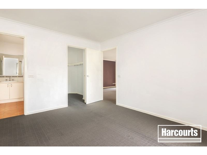 5 Cunneen Crescent, Berwick VIC 3806