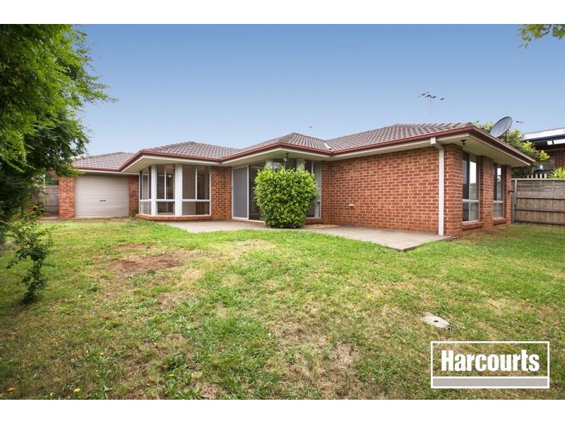 5 Cunneen Crescent, Berwick VIC 3806