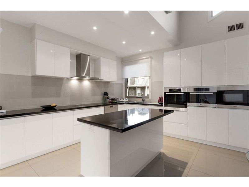 1/48 Langmore Lane, Berwick VIC 3806