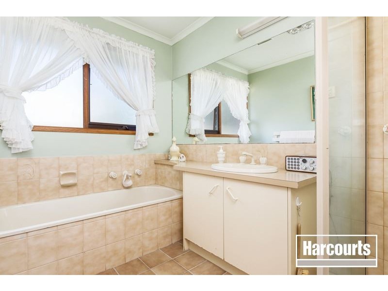 2 Mason Way, Berwick VIC 3806