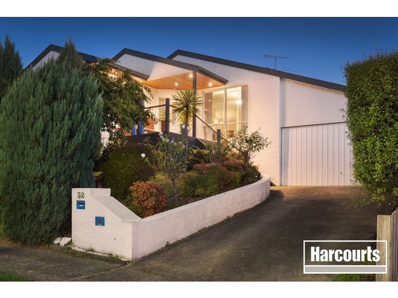 52 Avebury Drive, Berwick VIC 3806