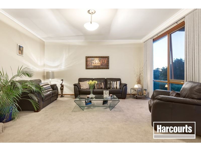 52 Avebury Drive, Berwick VIC 3806