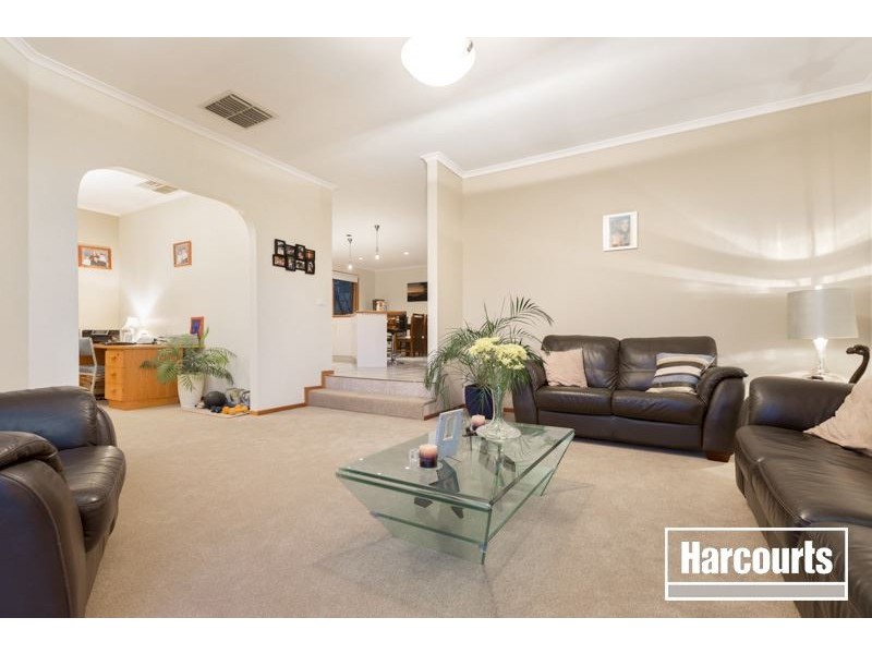 52 Avebury Drive, Berwick VIC 3806