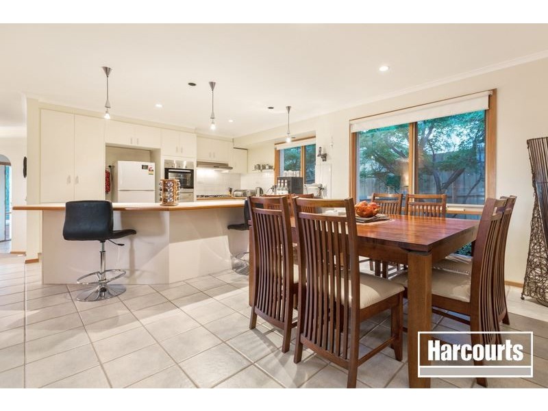 52 Avebury Drive, Berwick VIC 3806