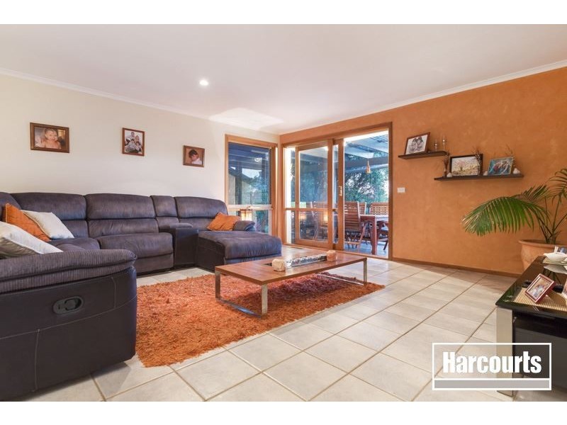 52 Avebury Drive, Berwick VIC 3806