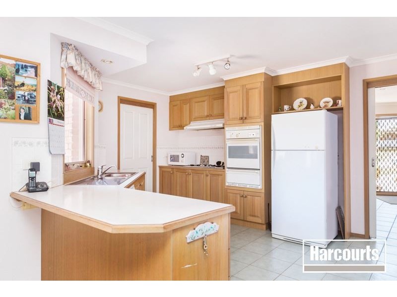 19 Edrington Park Drive, Berwick VIC 3806