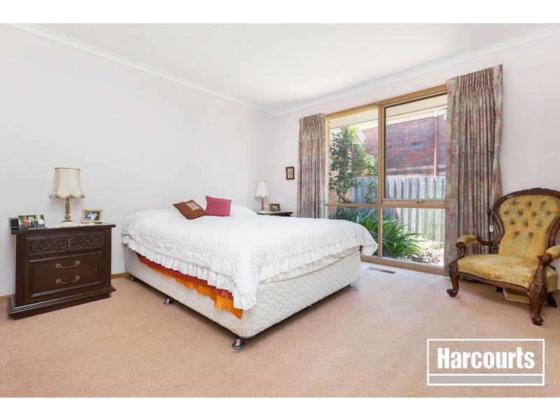 19 Edrington Park Drive, Berwick VIC 3806