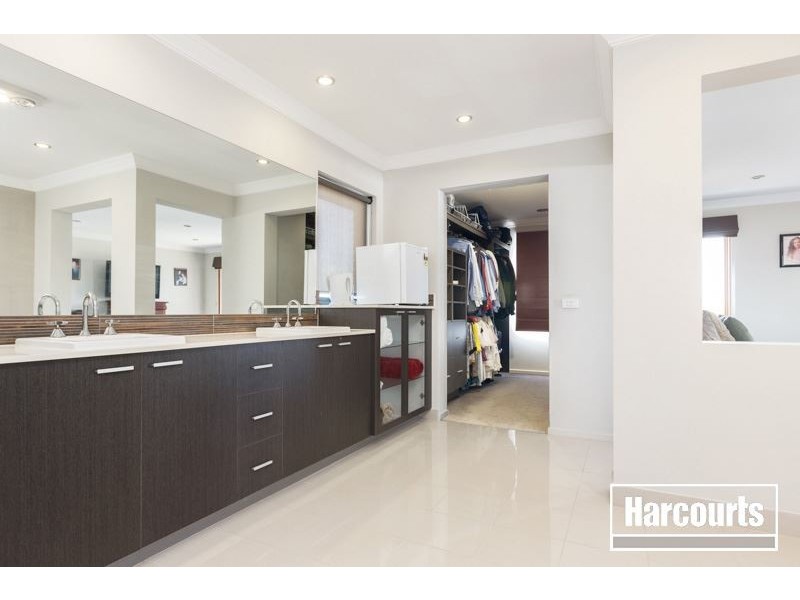 57 Wild Scotchman Way, Cranbourne East VIC 3977