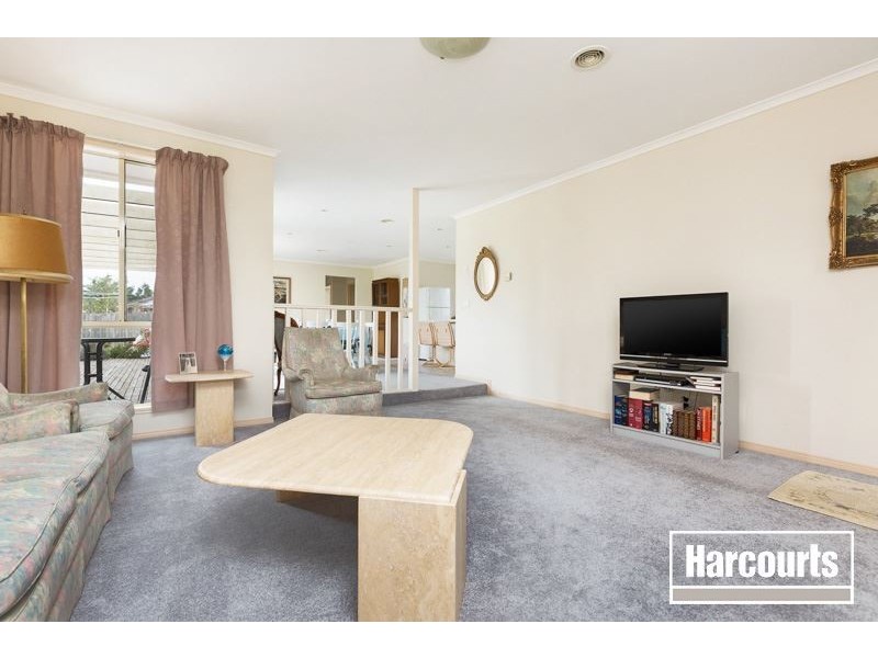 2 Kalastaire Grove, Berwick VIC 3806