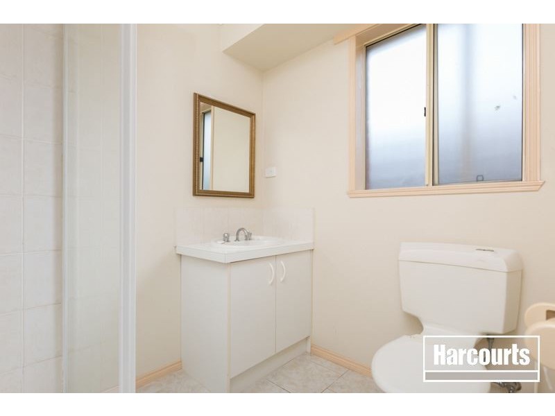 2 Kalastaire Grove, Berwick VIC 3806