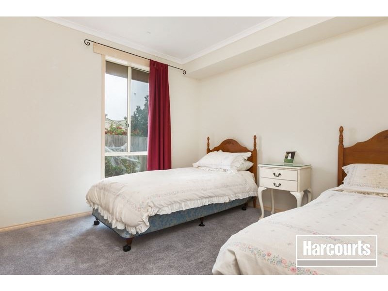 2 Kalastaire Grove, Berwick VIC 3806