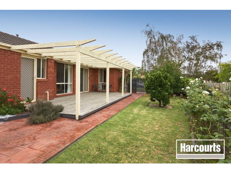 2 Kalastaire Grove, Berwick VIC 3806