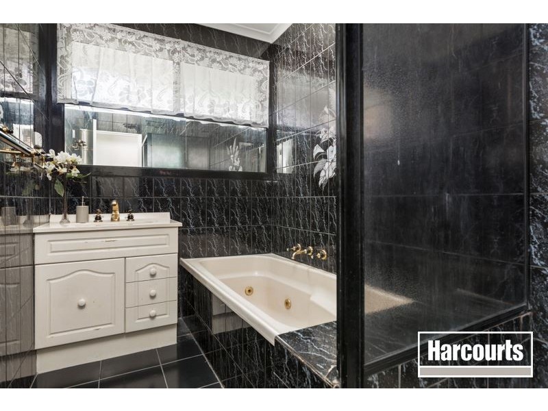 6 Adam Avenue, Hallam VIC 3803