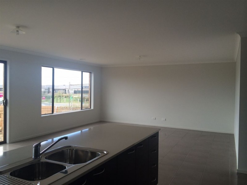 24 Haflinger Avenue, Clyde North VIC 3978