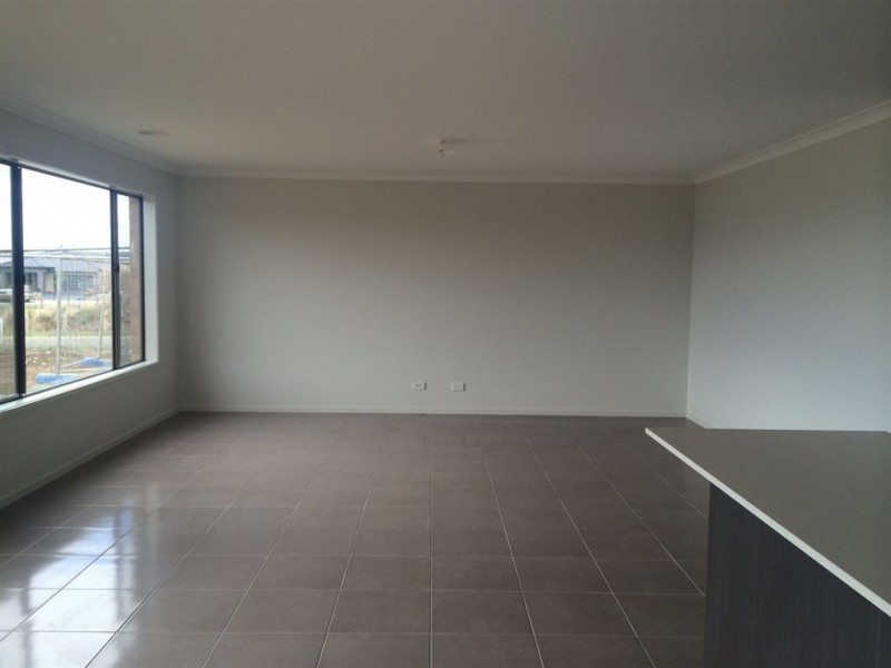 24 Haflinger Avenue, Clyde North VIC 3978