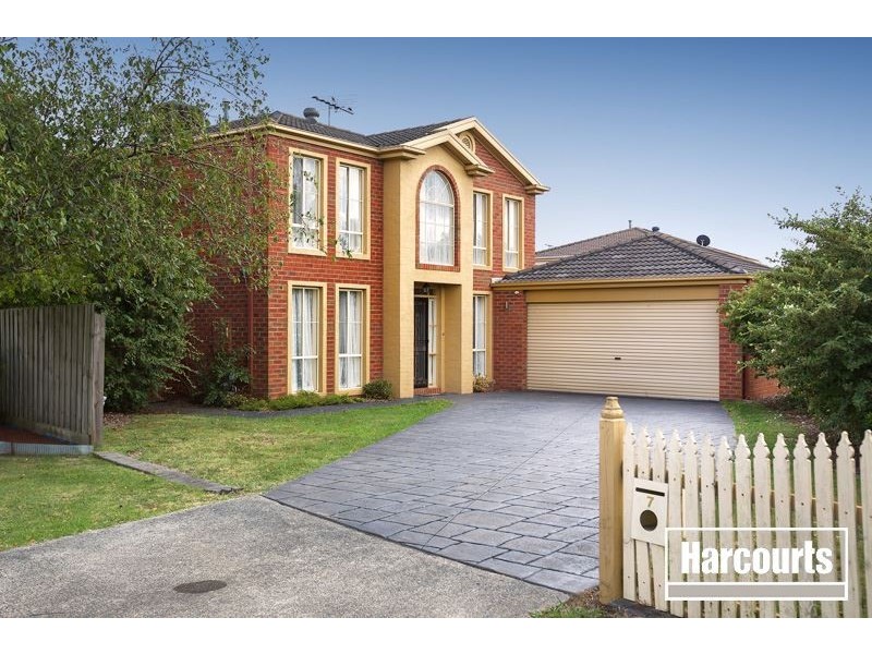 7 Saintly Grove, Berwick VIC 3806