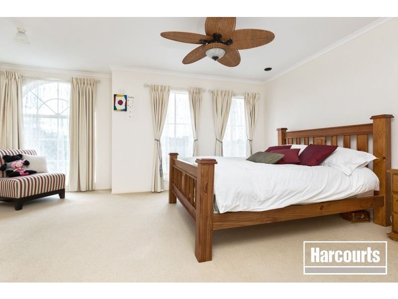 7 Saintly Grove, Berwick VIC 3806
