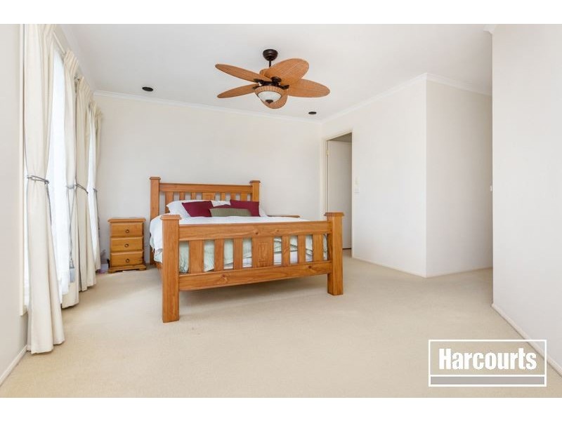 7 Saintly Grove, Berwick VIC 3806