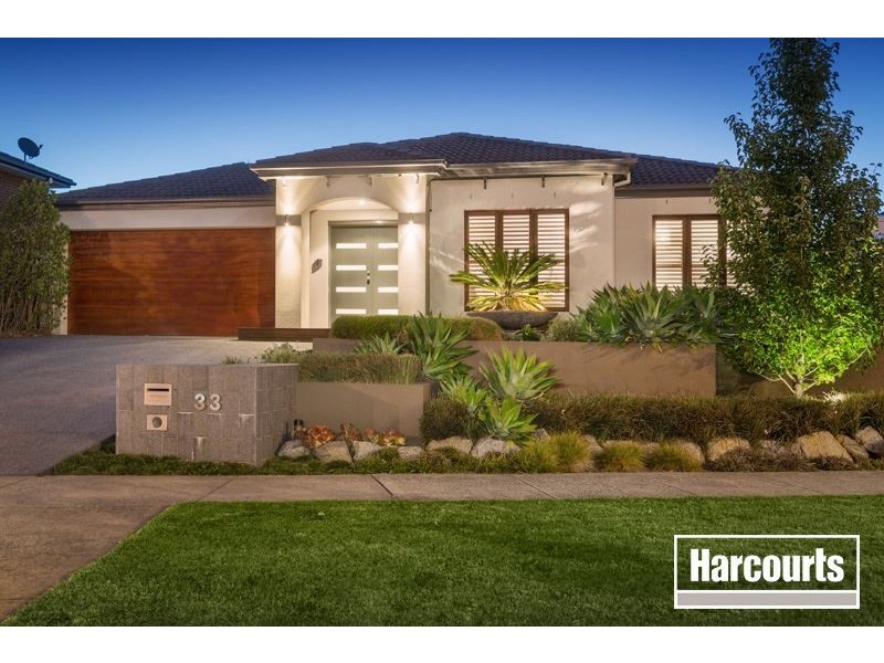 33 Bryn Mawr Boulevard, Berwick VIC 3806