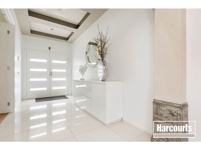 33 Bryn Mawr Boulevard, Berwick VIC 3806