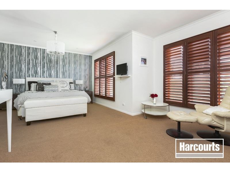 33 Bryn Mawr Boulevard, Berwick VIC 3806