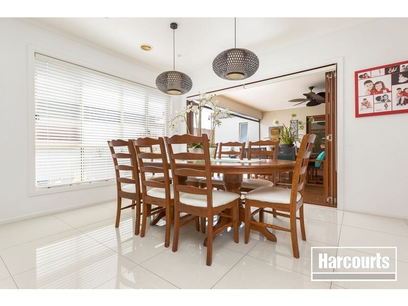 33 Bryn Mawr Boulevard, Berwick VIC 3806