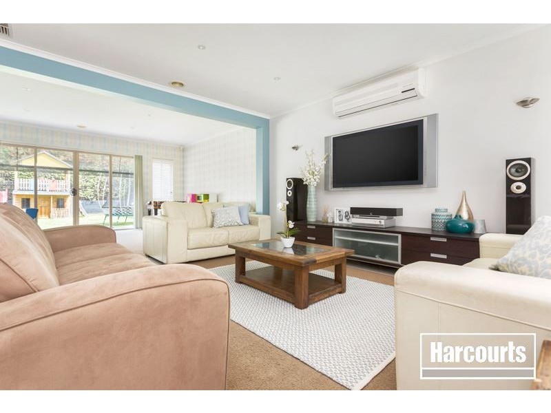 33 Bryn Mawr Boulevard, Berwick VIC 3806