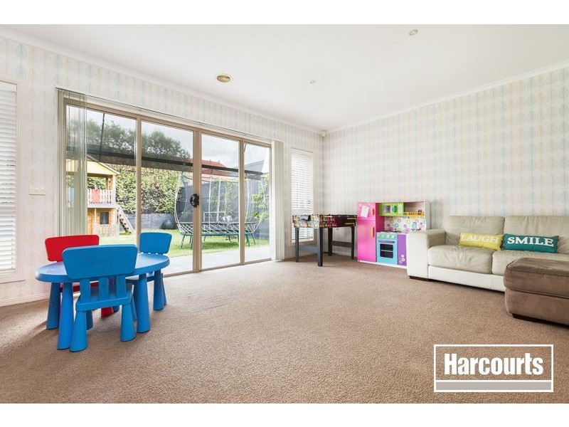 33 Bryn Mawr Boulevard, Berwick VIC 3806