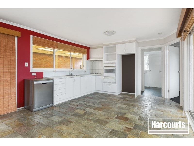 6 Sunnyside Drive, Berwick VIC 3806