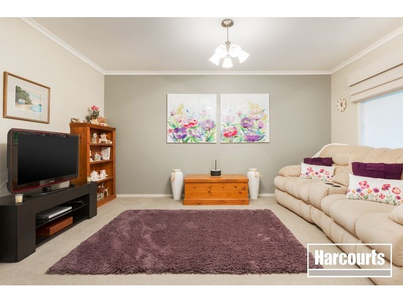 5 Angelique Street, Berwick VIC 3806