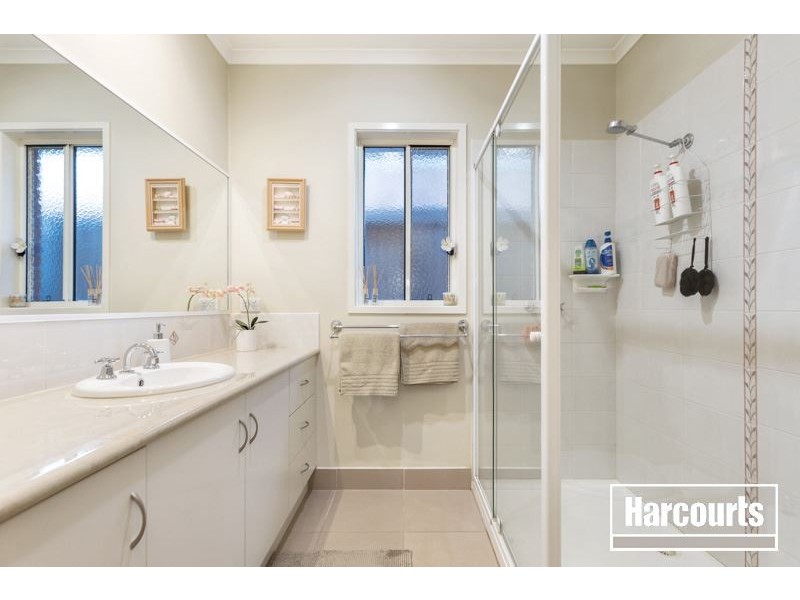 5 Angelique Street, Berwick VIC 3806