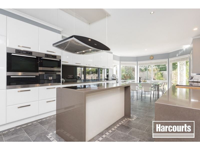 18 Jerilderie Drive, Berwick VIC 3806