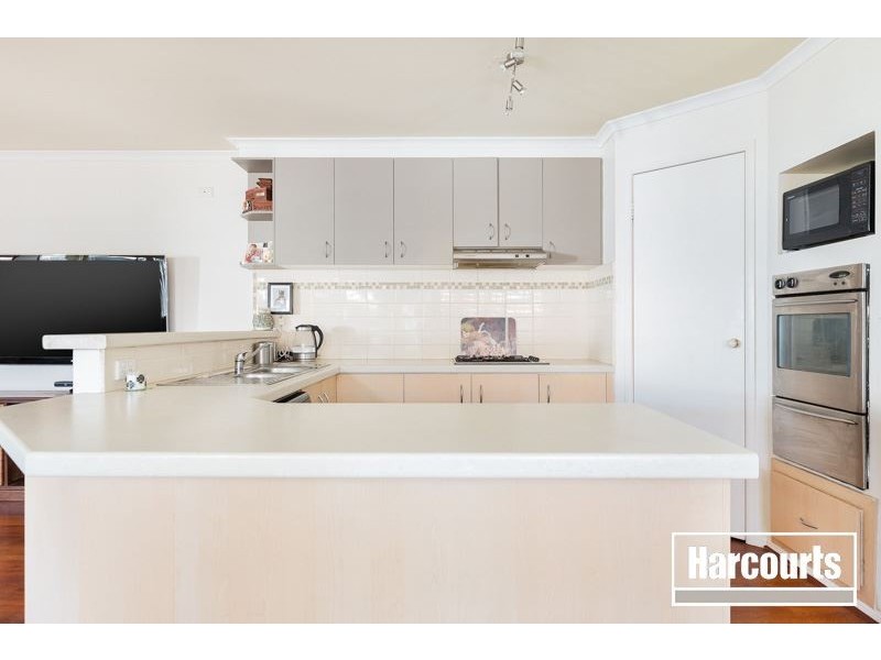 14 Hampshire Drive, Narre Warren South VIC 3805