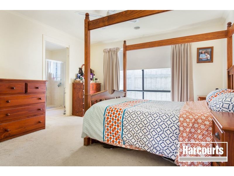 14 Hampshire Drive, Narre Warren South VIC 3805