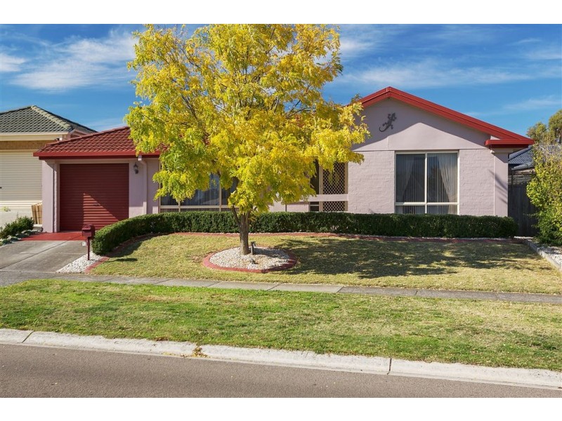 92 Lakeview Drive, Narre Warren South VIC 3805