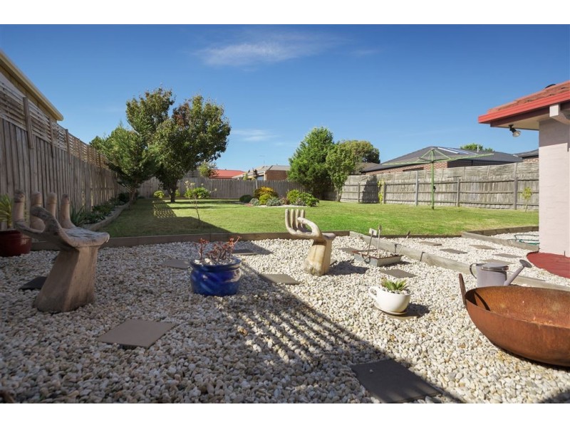 92 Lakeview Drive, Narre Warren South VIC 3805