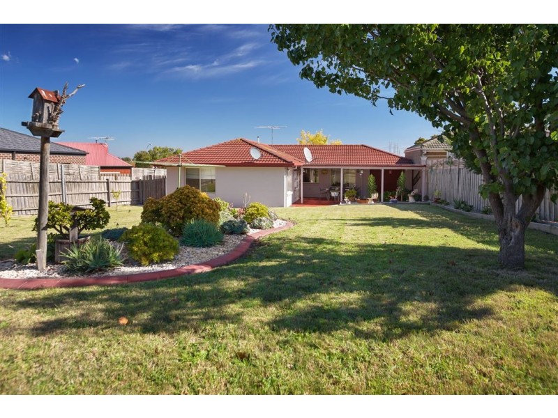 92 Lakeview Drive, Narre Warren South VIC 3805