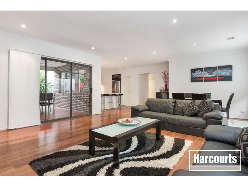 4 Lawrence Close, Pakenham VIC 3810