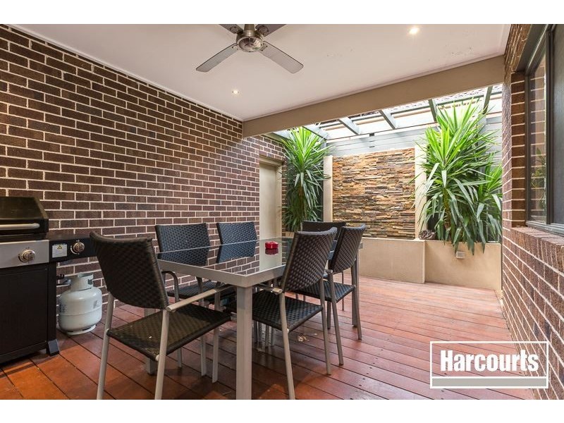 4 Lawrence Close, Pakenham VIC 3810