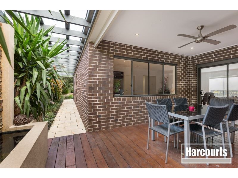 4 Lawrence Close, Pakenham VIC 3810