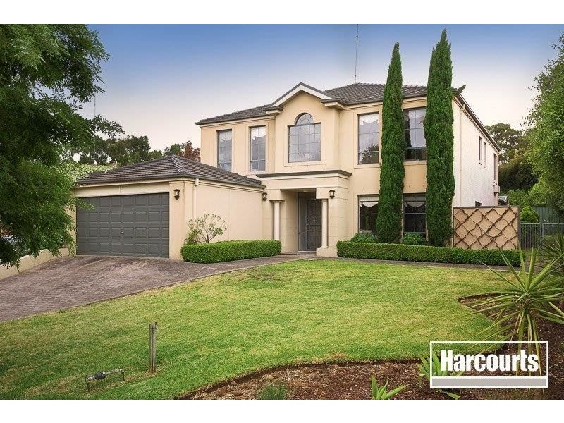 30 Kuranda Crescent, Berwick VIC 3806